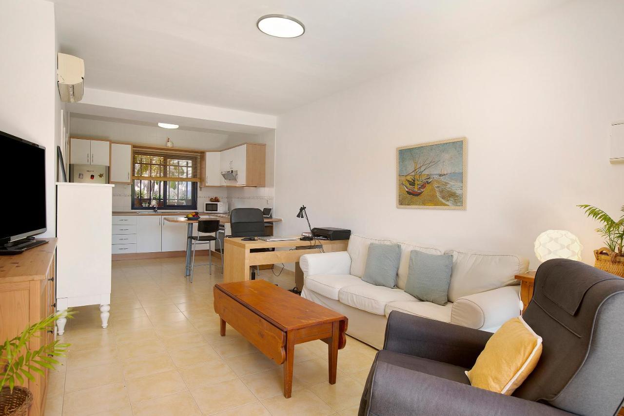 Free Airport Shuttle And Parking Villa San Bartolomé Kültér fotó