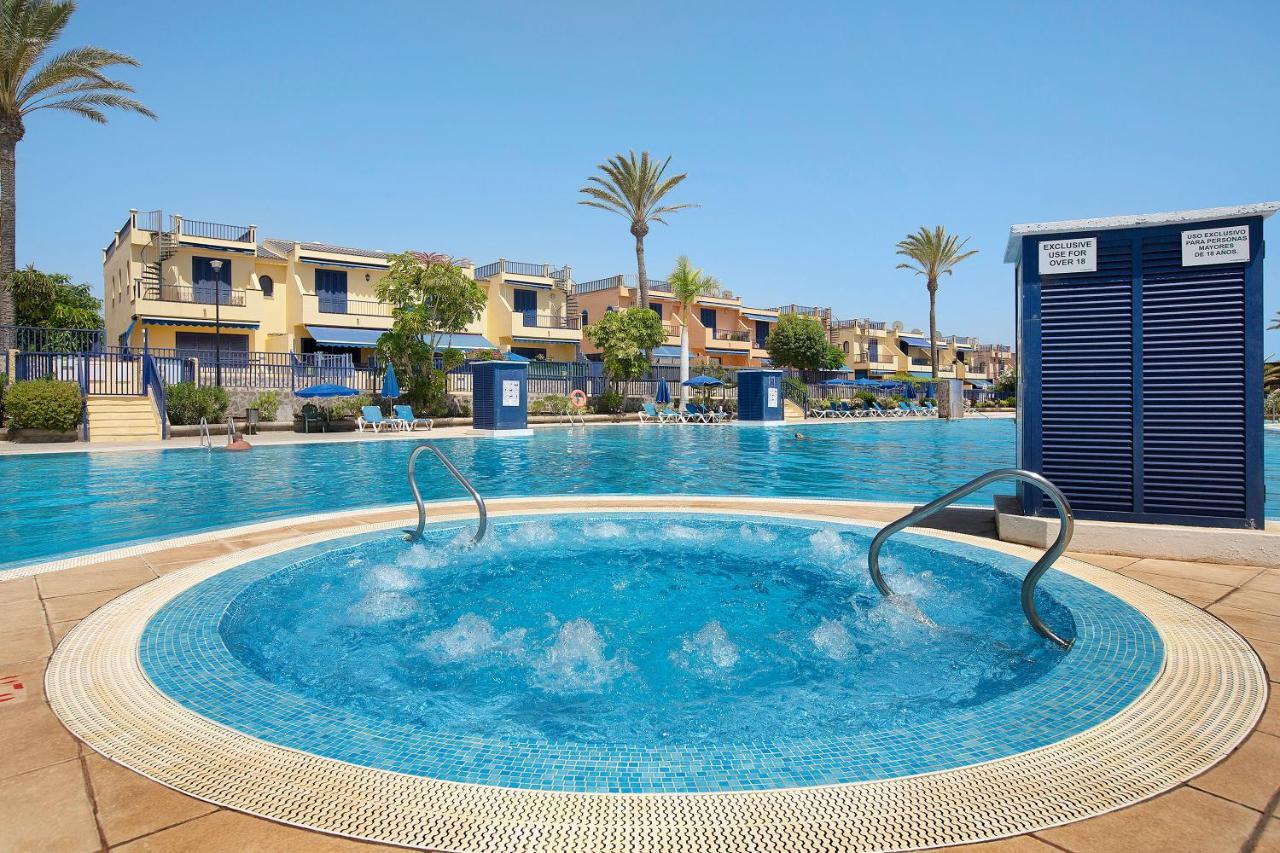Free Airport Shuttle And Parking Villa San Bartolomé Kültér fotó